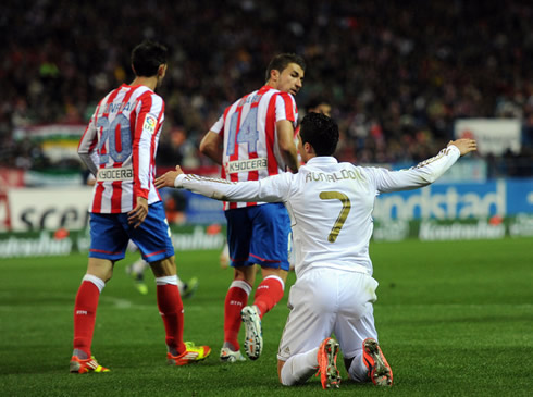 Cristiano Ronaldo complaining and claiming for a penalty-kick in Atletico Madrid vs Real Madrid
