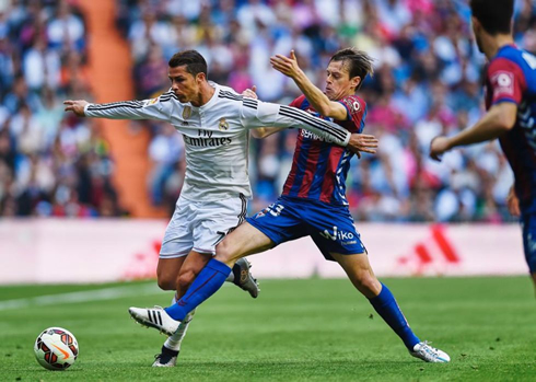 Cristiano Ronaldo getting fouled by a defender in Real Madrid vs Eibar