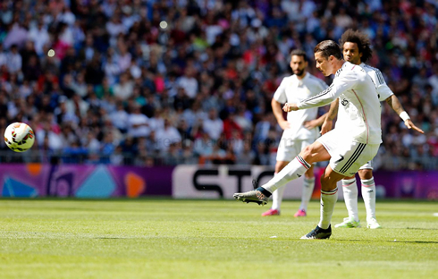 Cristiano Ronaldo free-kick goal in Real Madrid 3-0 Eibar, for La Liga 2015