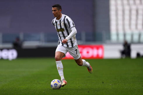 Cristiano Ronaldo leading Juventus attack against Genoa