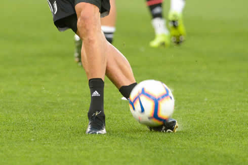 Cristiano Ronaldo doing tricks in the warmup