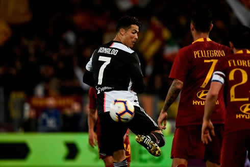 Cristiano Ronaldo backheel touch in AS Roma 2-0 Juventus