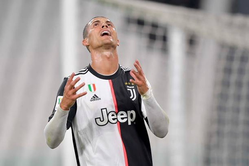 Cristiano Ronaldo frustration after missing a penalty-kick in Juventus vs AC Milan