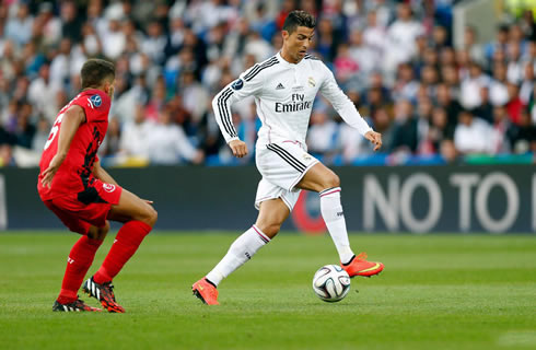 Cristiano Ronaldo ball control in Real Madrid vs Sevilla