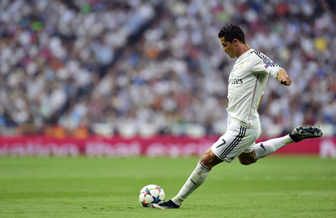Cristiano Ronaldo free-kick shot during Real Madrid 1-1 Juventus