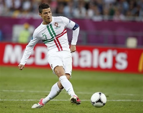 Cristiano Ronaldo technique shooting the ball in Portugal vs Denmark for the EURO 2012