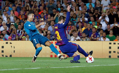 Cristiano Ronaldo left foot strike in Barcelona 1-3 Real Madrid in 2017