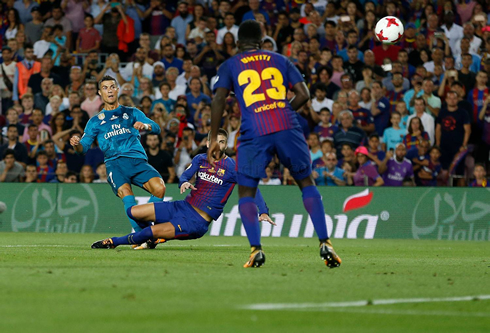 Cristiano Ronaldo goal in Barcelona 1-3 Real Madrid for the Spanish SuperCup first leg in 2017