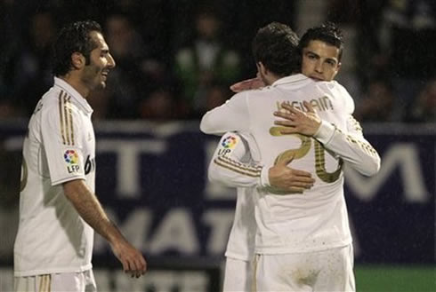 Cristiano Ronaldo big hug to Gonzalo Higuaín in Real Madrid