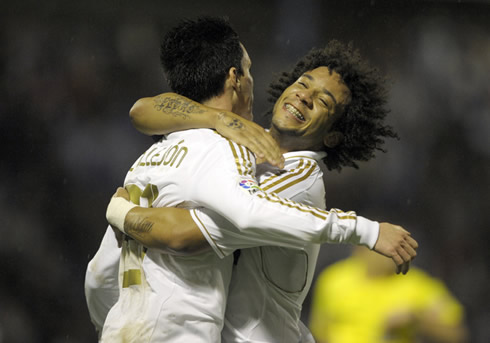 Callejón being hugged by Marcelo in Real Madrid match for the Copa del Rey against Ponferradina