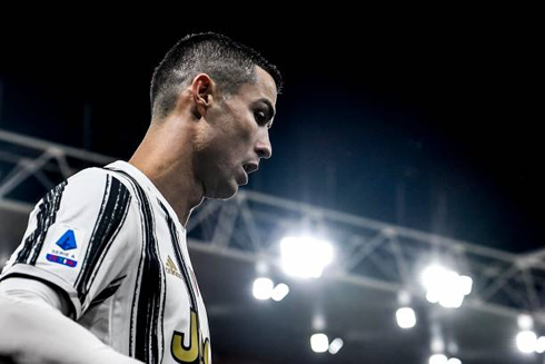 Cristiano Ronaldo entering the stadium in Genova