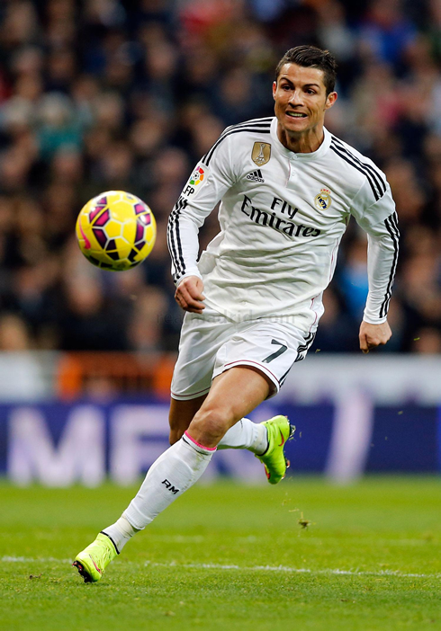 Cristiano Ronaldo chasing the ball in Real Madrid vs Deportivo, for La Liga 2015