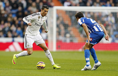 Cristiano Ronaldo dribbling action against a Deportivo defender