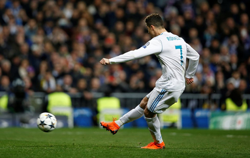 Cristiano Ronaldo converts a penalty-kick for Real Madrid in the UCL 2018