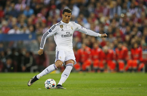 Cristiano Ronaldo taking a free-kick for Real Madrid in 2015