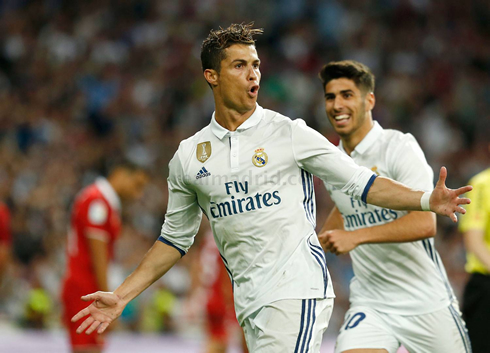 Cristiano Ronaldo scores for Real Madrid as Asensio runs behind him