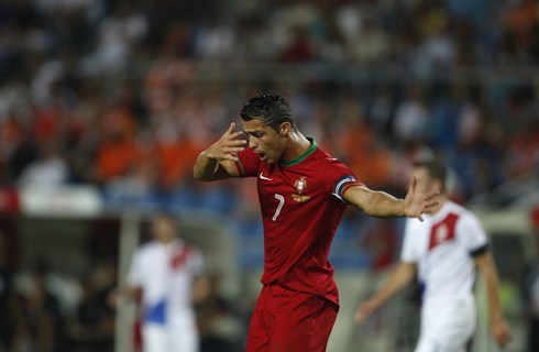 Cristiano Ronaldo being a bit over dramatic and over reacting in Portugal vs Netherlands