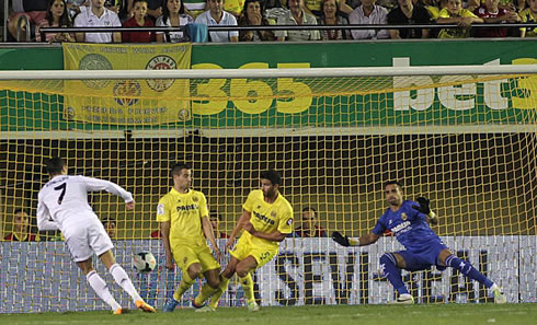 Cristiano Ronaldo goal at the El Madrigal, in Villarreal 2-2 Real Madrid, for La Liga 2013-2014