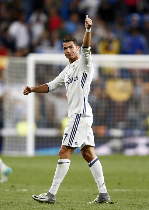 Cristiano Ronaldo putting his thumb up for the Sporting fans at the Bernabéu