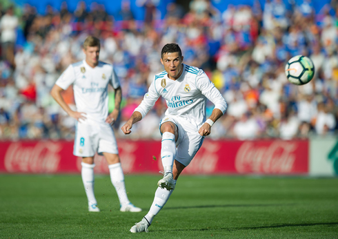 Cristiano Ronaldo shooting a free-kick in a Real Madrid league game in 2017