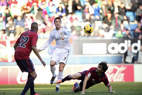 Cristiano Ronaldo shooting effort, in Osasuna vs Real Madrid