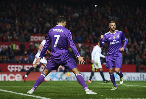 Cristiano Ronaldo doing his goal celebration in Sevilla vs Real Madrid in 2017