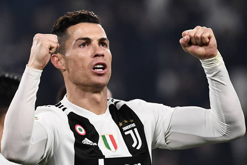 Cristiano Ronaldo celebrates his goal in Juventus 3-0 Frosinone