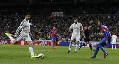 Cristiano Ronaldo right-foot strike, in Real Madrid 2-0 Levante