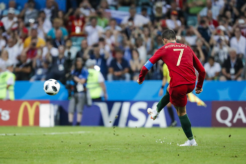 Cristiano Ronaldo free-kick goal in Portugal 3-3 Spain for the 2018 FIFA World Cup