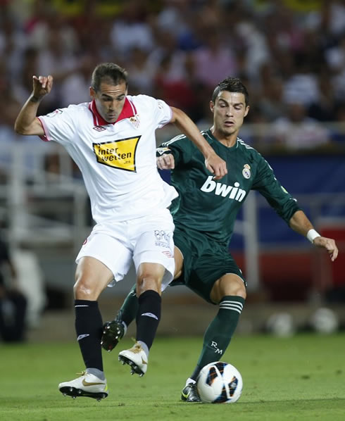 Cristiano Ronaldo fighting with Alvaro Negredo, in Sevilla 1-0 Real Madrid, for La Liga in 2012/2013
