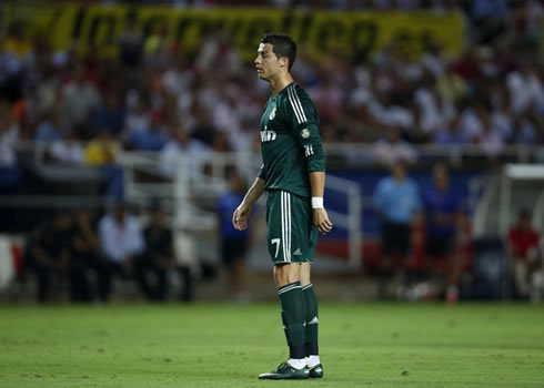 Cristiano Ronaldo in Sevilla 1-0 Real Madrid, standing up during a moment of the game, in September 2012
