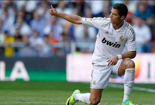 Cristiano Ronaldo says everything is fine, as he puts his thumbs up in a Real Madrid match