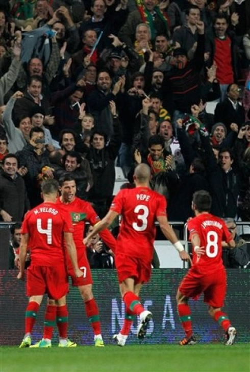 Cristiano Ronaldo waiting for João Moutinho, Miguel Veloso and Pepe to celebrate another goal for Portugal