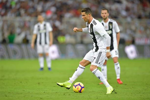 Cristiano Ronaldo stepover skills in Juventus in 2019
