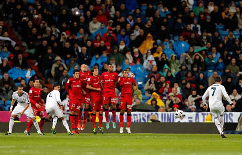 Cristiano Ronaldo taking a free-kick in Real Madrid 5-2 Mallorca, in a La Liga home fixture at the Santiago Bernabéu