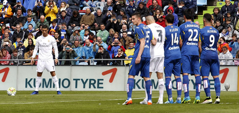 Cristiano Ronaldo standing still as he prepares to take a free-kick in La Liga