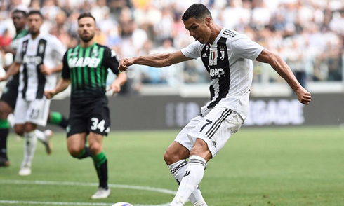 Cristiano Ronaldo scores his second goal against Sassuolo, in a 2-0 win for the Serie A
