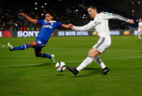 Cristiano Ronaldo left foot cross and assist to Gareth Bale, in Real Madrid 4-0 Cruz Azul