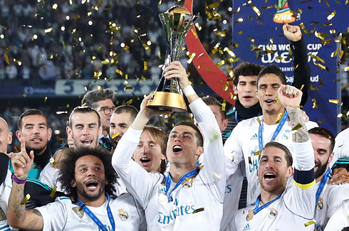 Cristiano Ronaldo team photo, lifting the FIFA Club World Cup trophy