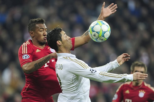 Cristiano Ronaldo controlling the ball with his chest in Bayern Munich 2-1 Real Madrid, for the UEFA Champions League in 2012