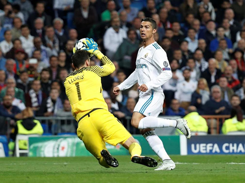 Cristiano Ronaldo vs Hugo Lloris in Real Madrid 1-1 Tottenham