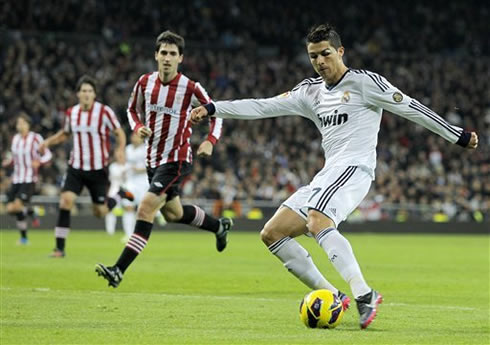 Cristiano Ronaldo left-foot strike in Real Madrid 5-1 Athletic Bilbao, for La Liga 2012-2013