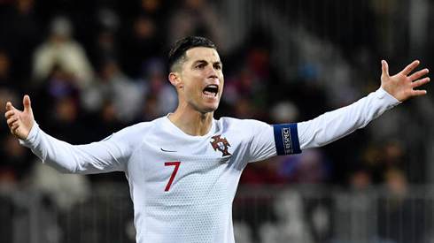 Cristiano Ronaldo protesting during a Portugal game