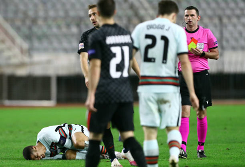 Cristiano Ronaldo goes down with pain, in Croatia 2-3 Portugal