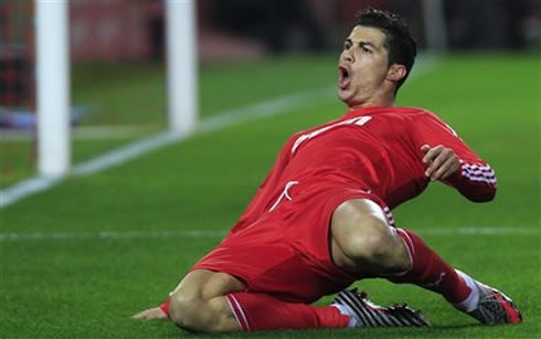 Cristiano Ronaldo stylish sliding goal celebration