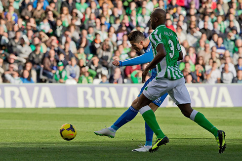 Cristiano Ronaldo powerful right-foot shot, in Betis 0-5 Real Madrid