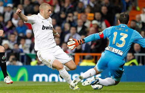 Karim Benzema goal at the Santiago Bernabéu, in a game for La Liga in 2012