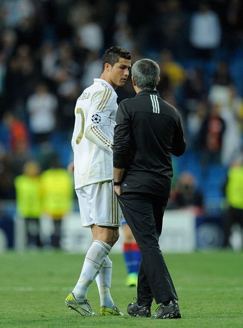 Cristiano Ronaldo speaking to José Mourinho, in Real Madrid vs Malaga