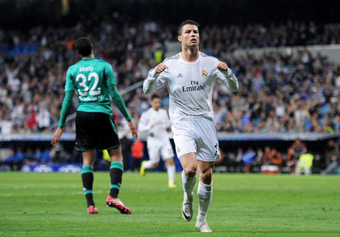 Cristiano Ronaldo saying he is here, after a goal in Real Madrid vs Schalke