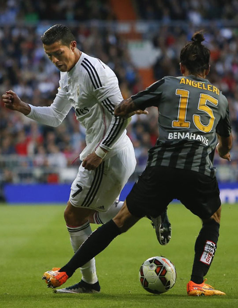 Cristiano Ronaldo backheel nutmeg in Real Madrid vs Malaga